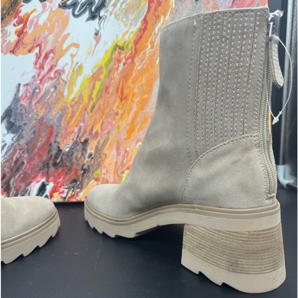 Dolce Vita Martey H2O Boot in Ivory Suede SZ7.5 - Picture 11 of 14